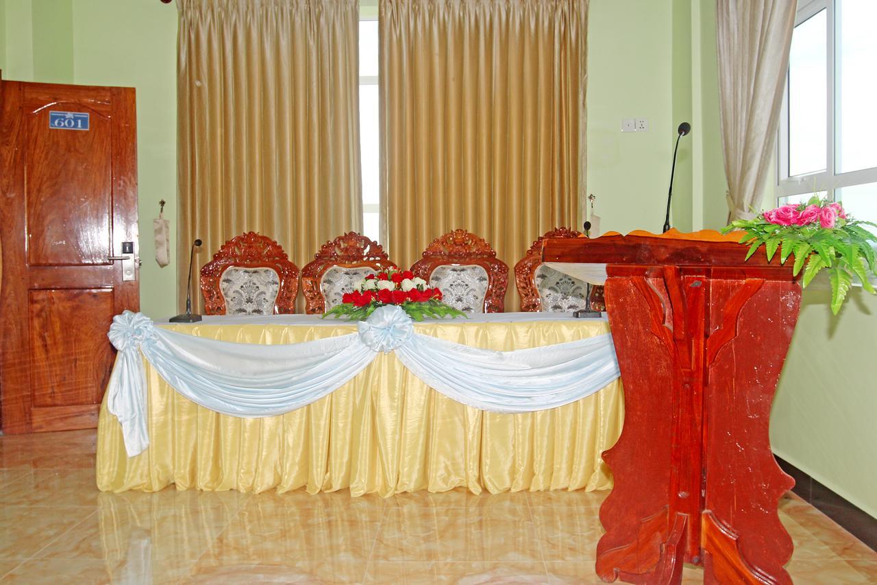 Jasmine Hotel& Sky Bar Battambang Exteriör bild
