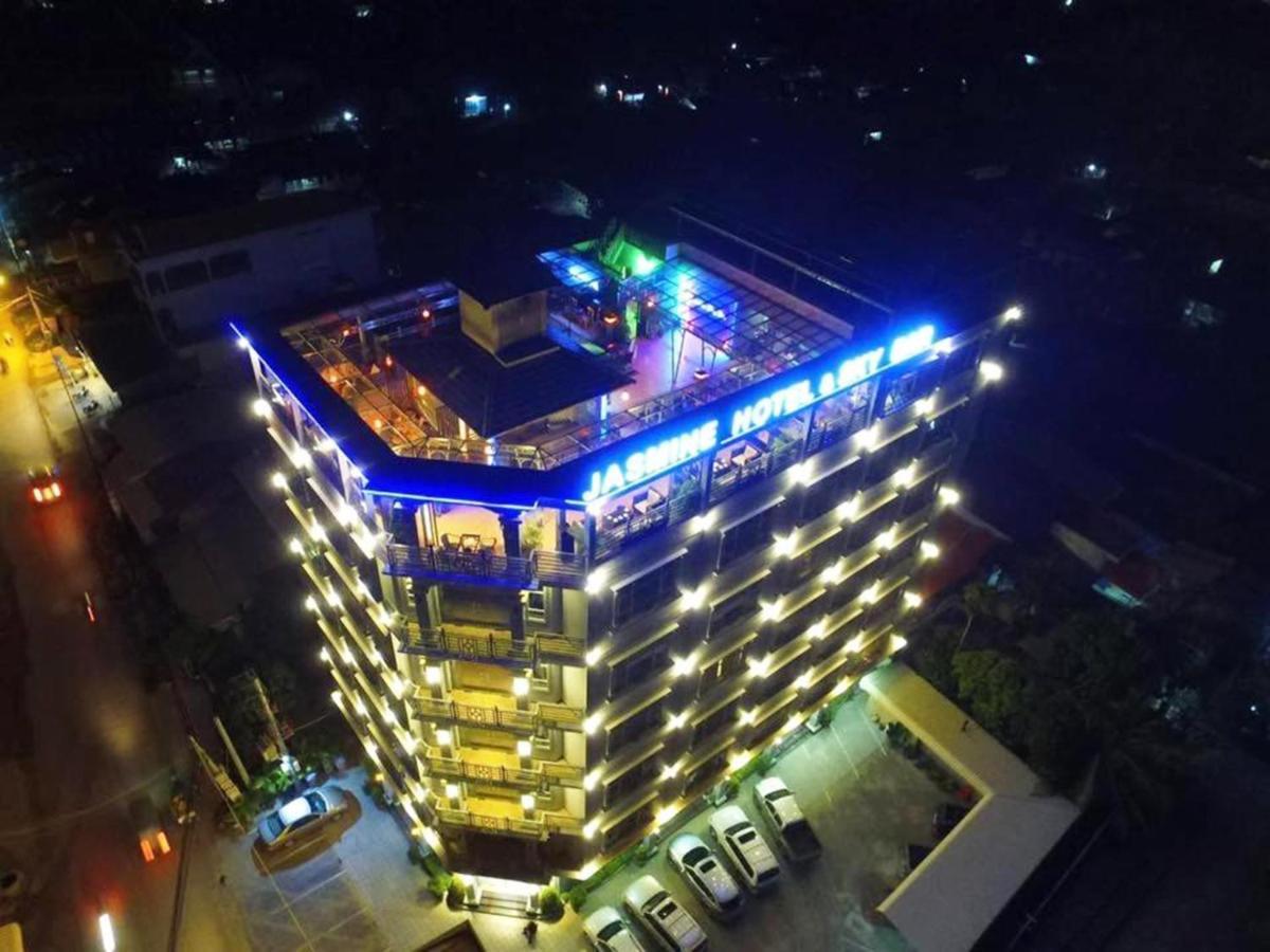 Jasmine Hotel& Sky Bar Battambang Exteriör bild