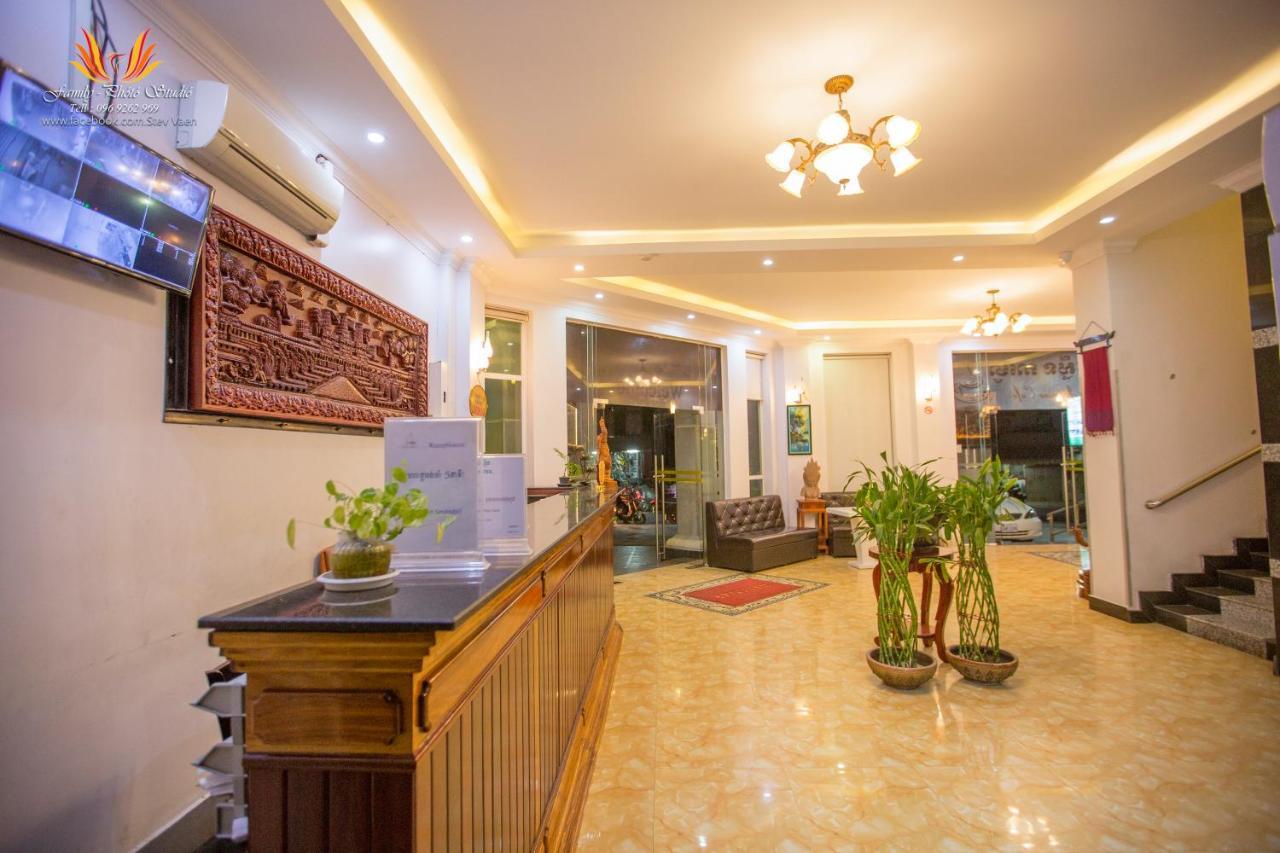 Jasmine Hotel& Sky Bar Battambang Exteriör bild