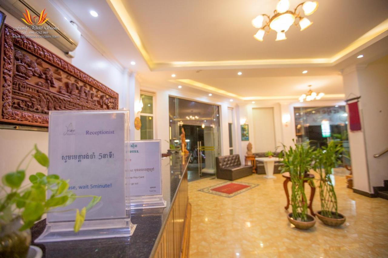 Jasmine Hotel& Sky Bar Battambang Exteriör bild