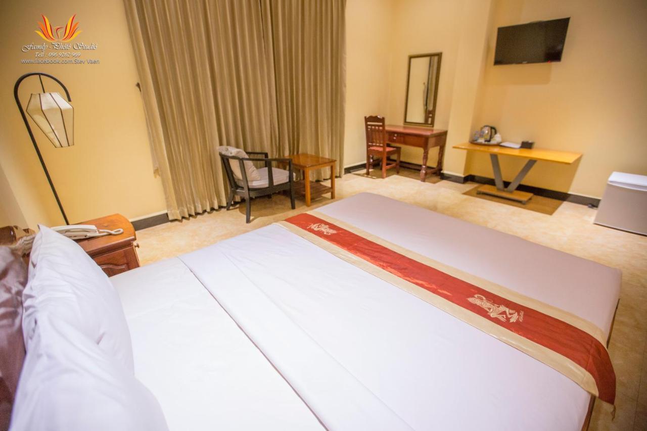 Jasmine Hotel& Sky Bar Battambang Exteriör bild
