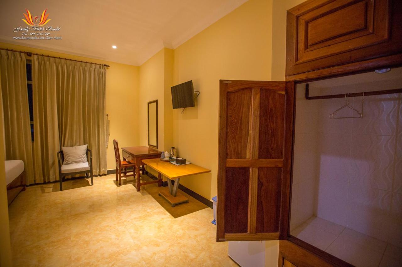Jasmine Hotel& Sky Bar Battambang Exteriör bild